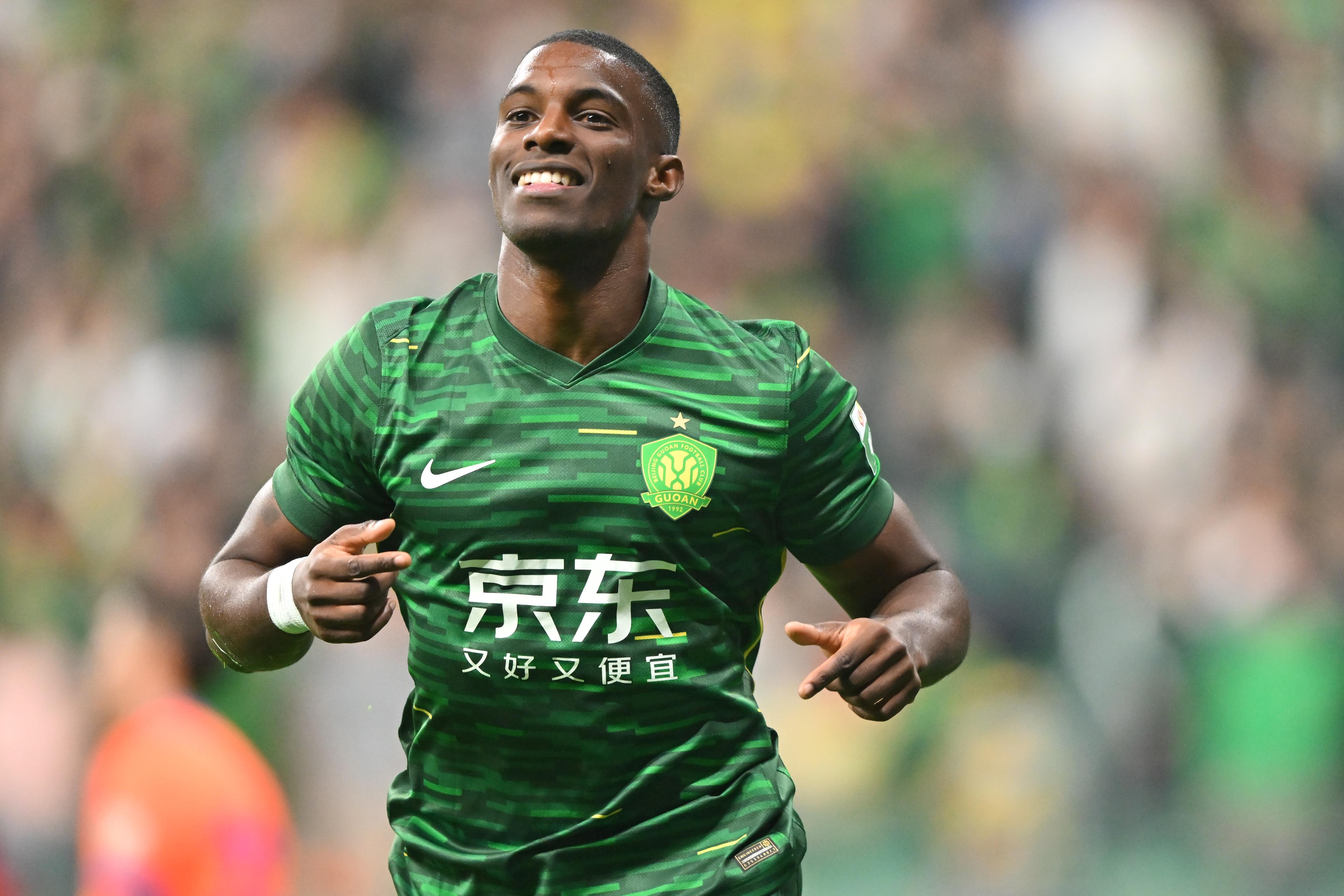 法比奥：倾其所有把能量都奉献给比赛，今天的零封要把掌声给侯森